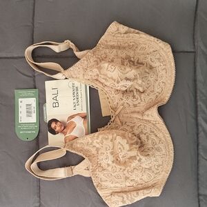 Bali Women's Lace Underwire Bra - Cream
